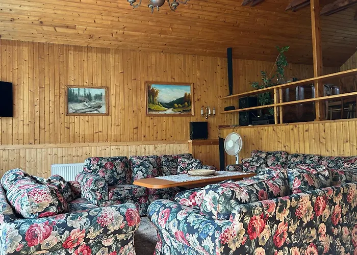 Dom Na Topolowej * أوسترون