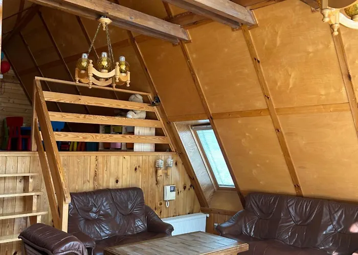 بيت للعطل Dom Na Topolowej